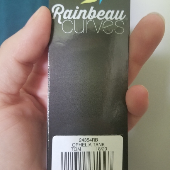 Plus size active tank - Picture 2 of 3